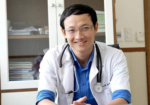 Tam su cua bac si gui con trai hinh anh