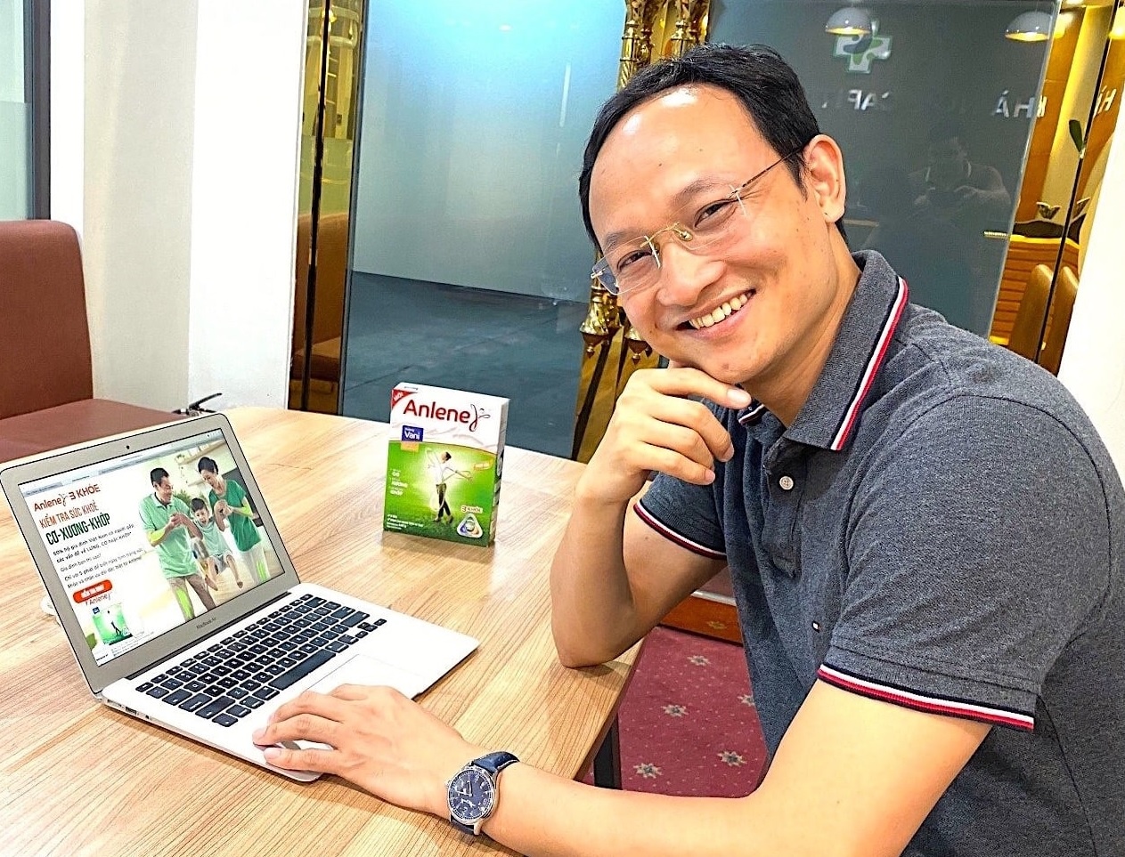 Bac si Tran Quoc Khanh anh 1