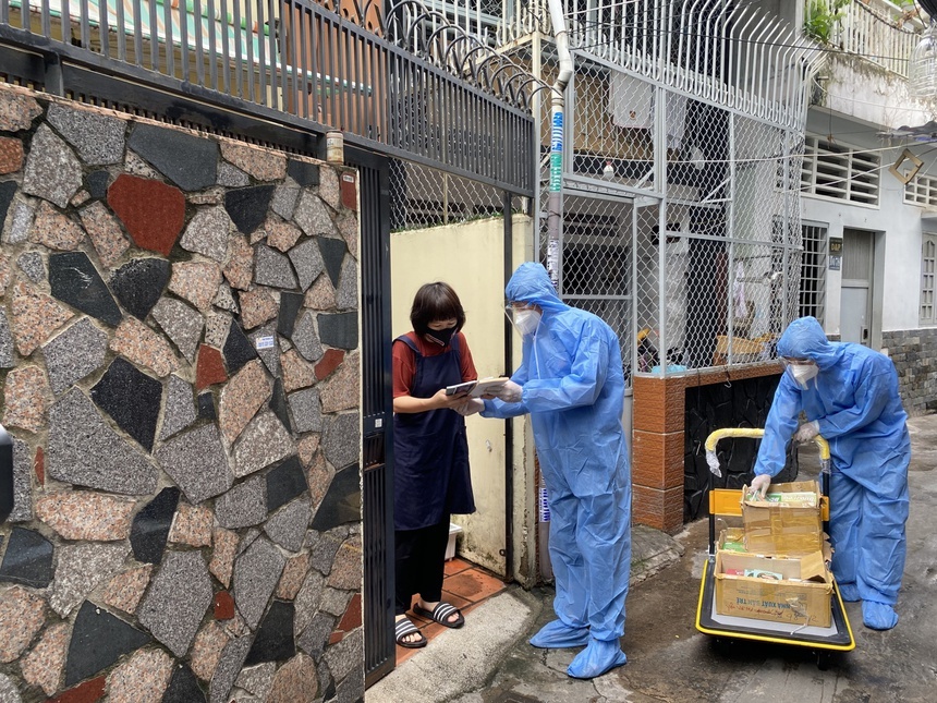 Nganh xuat ban chong dich anh 2