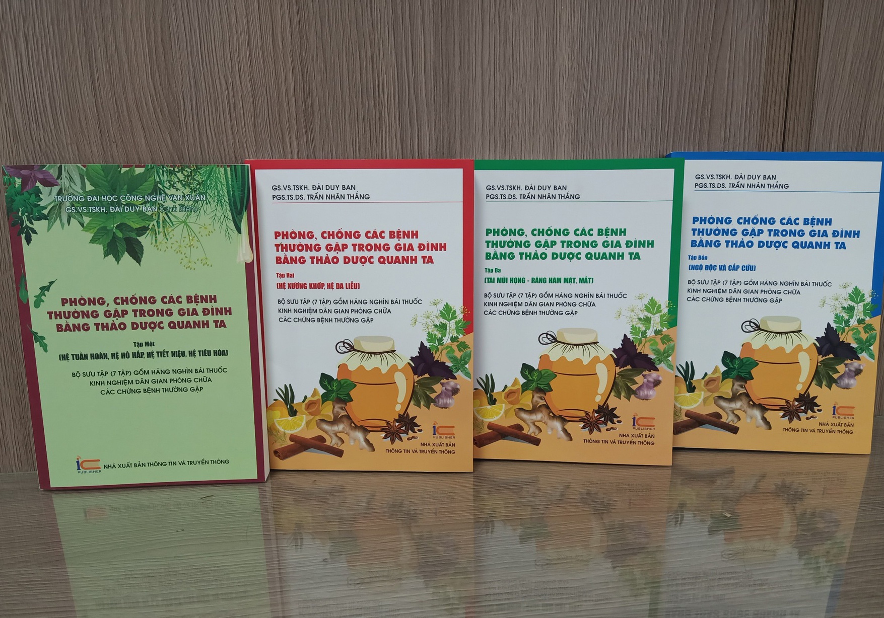 Lan toa thong diep tich cuc qua sach hinh anh