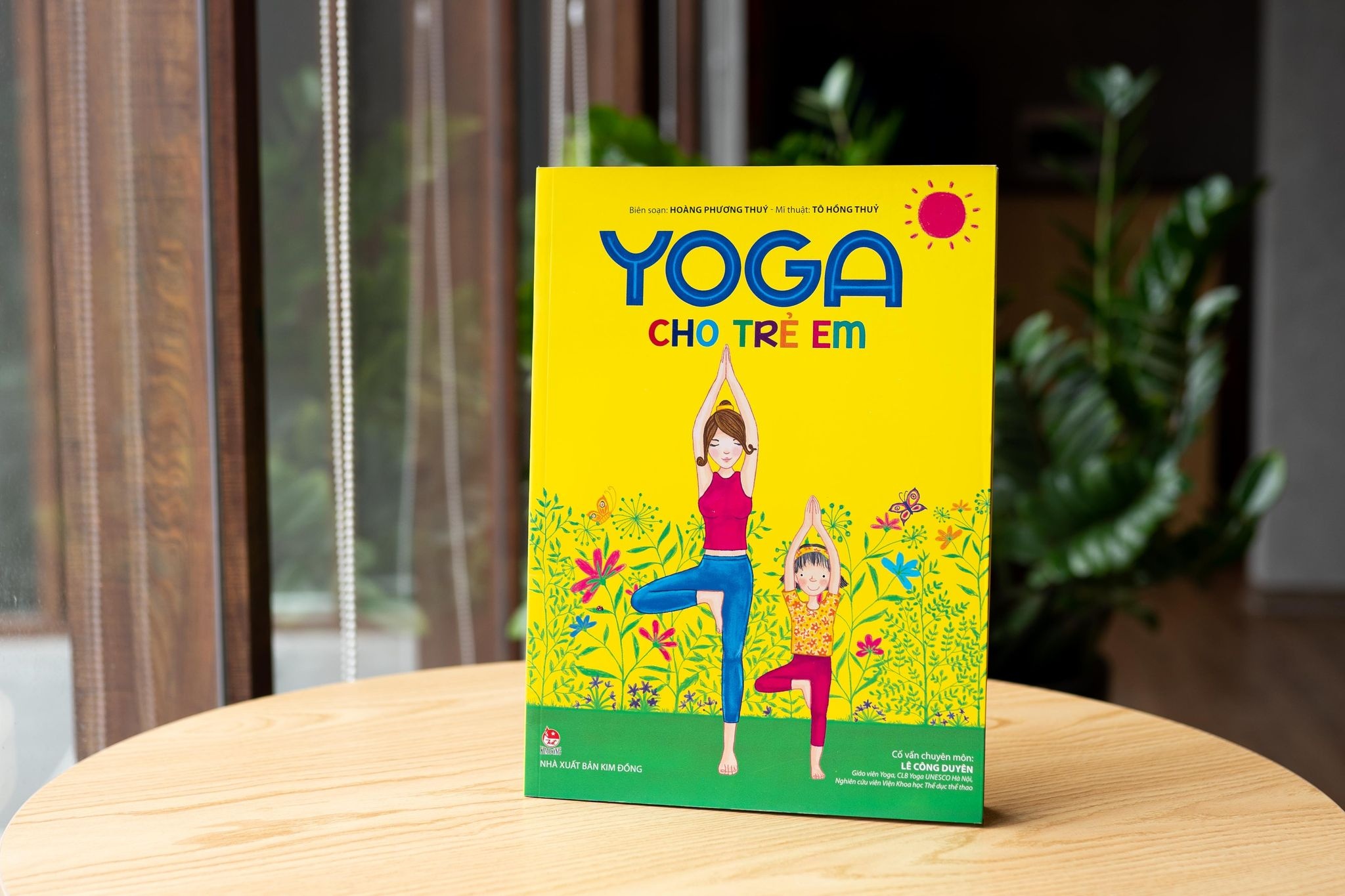 Nhung cuon sach cho tre mua gian cach hinh anh