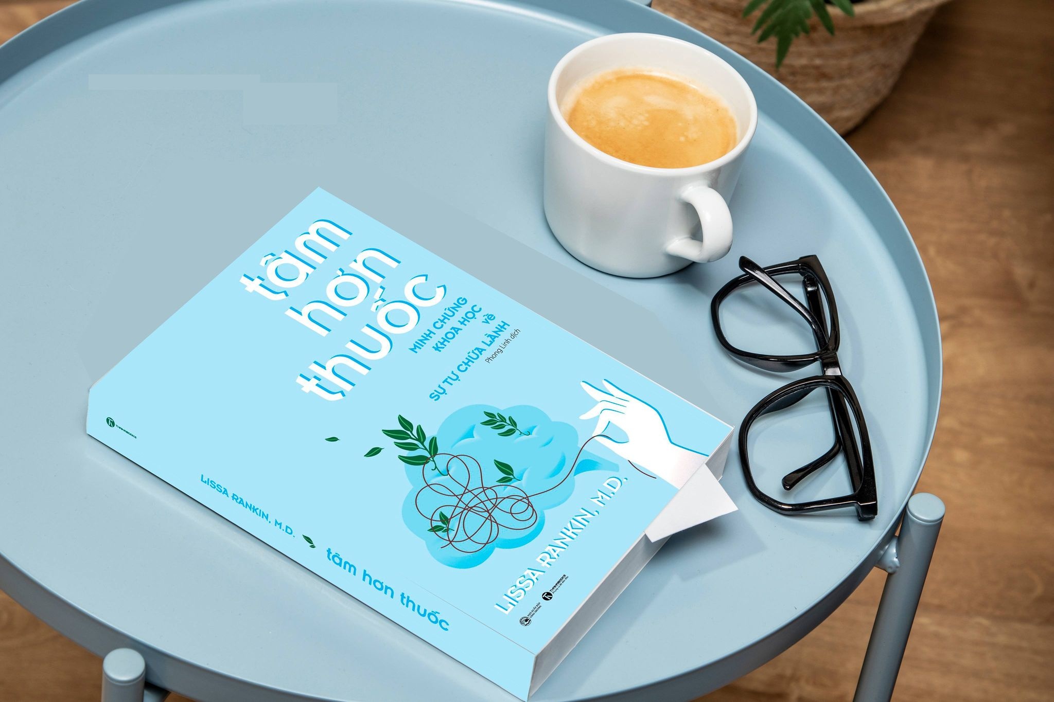 Tu chua lanh vet thuong trong mua dich hinh anh