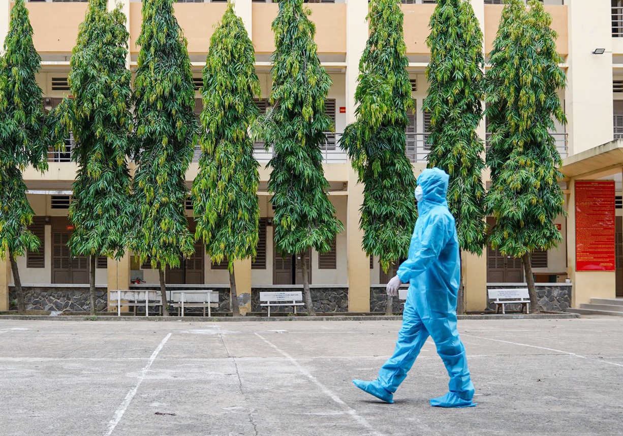 Buoi sang dau tien tai khu cach ly tap trung hinh anh