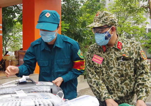 Nhung ngoi sao tham lang trong mua dich hinh anh