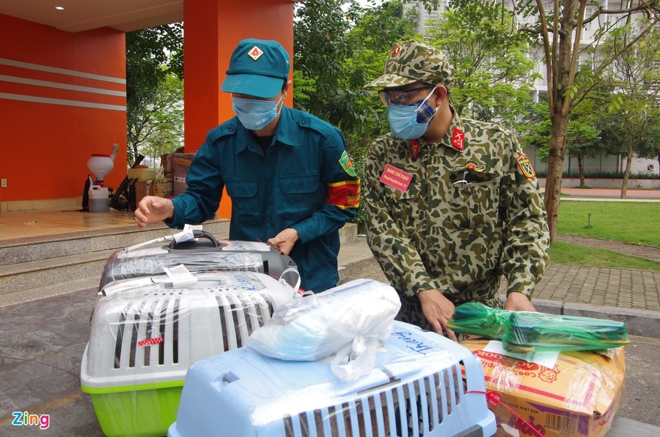 Chien si trong khu cach ly anh 1