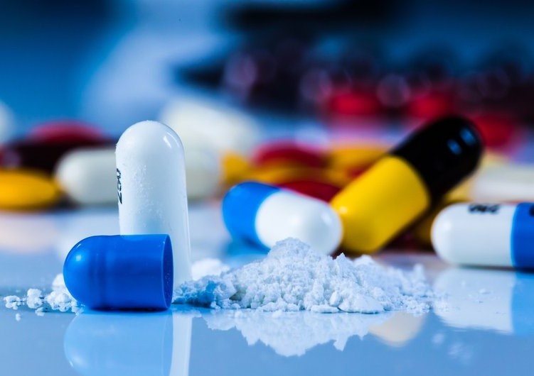 Khang sinh co chua duoc bach benh? hinh anh