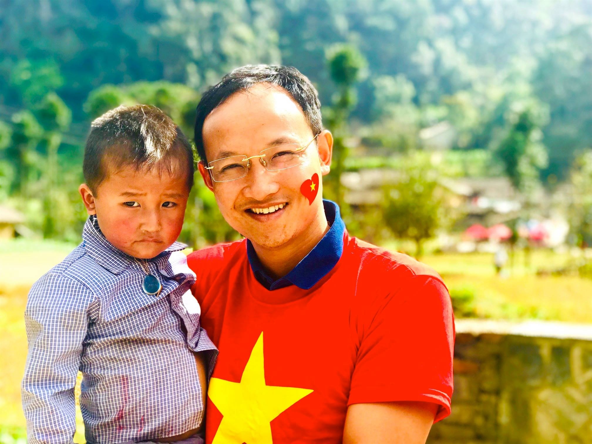 Bac si Tran Quoc Khanh: ‘Niem vui cua que huong la niem vui cua toi’ hinh anh