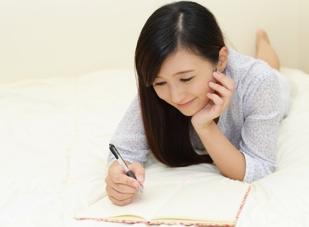 Tim binh yen tai nha nhung ngay gian cach hinh anh