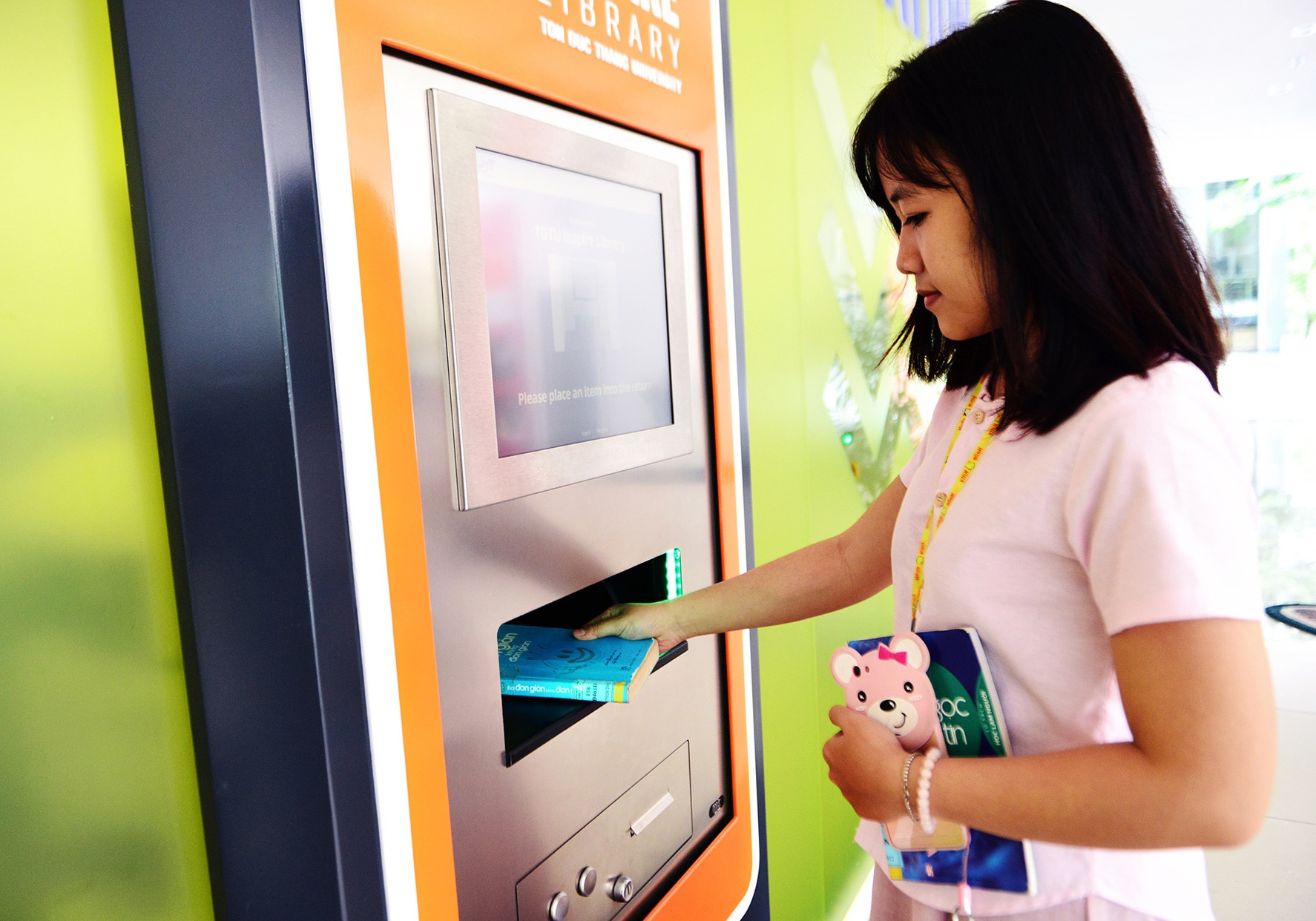 Nhieu giai phap phat trien van hoa doc hinh anh