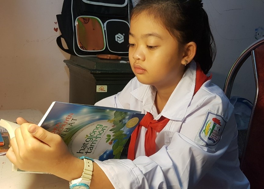 Lan toa thoi quen doc sach anh 2