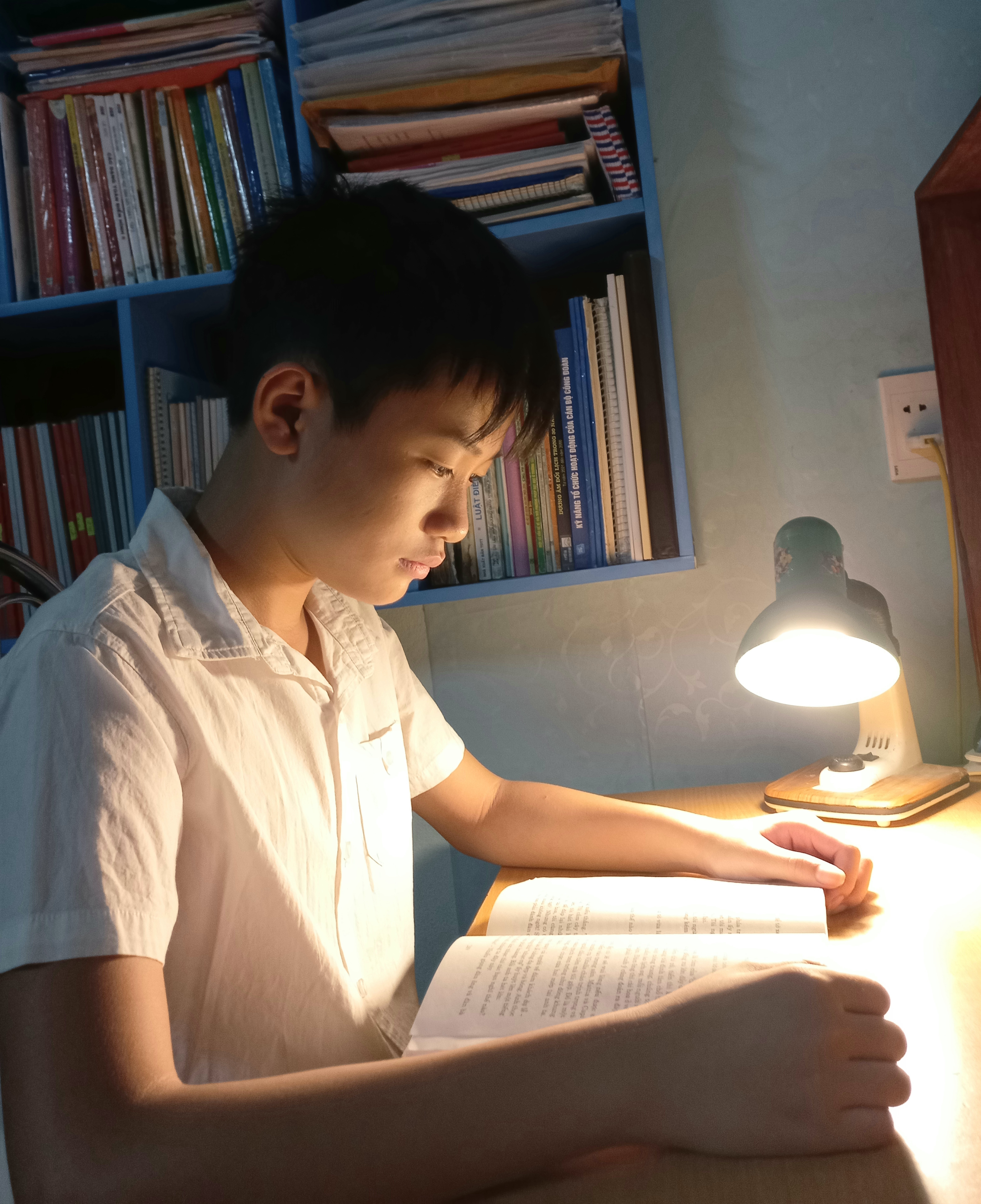 Lan toa thoi quen doc sach anh 1