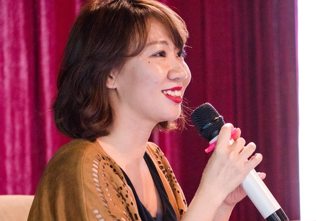 Quen tinh cu bang cach yeu nguoi moi? hinh anh