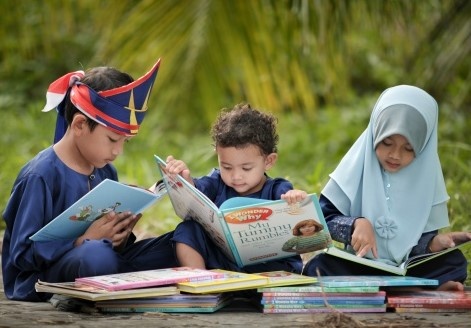 Nganh xuat ban Malaysia dung vung truoc dai dich hinh anh