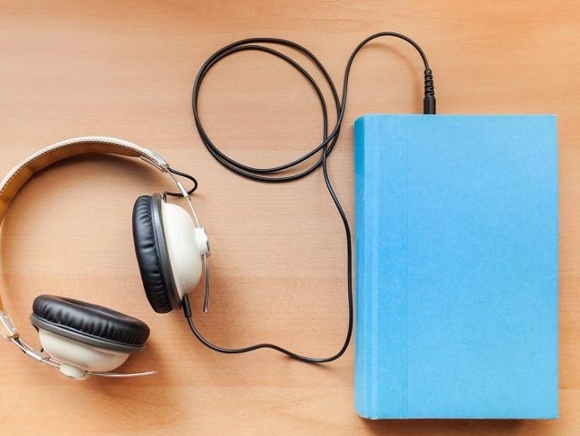 Tang sach noi cho thieu nhi dip Trung thu hinh anh