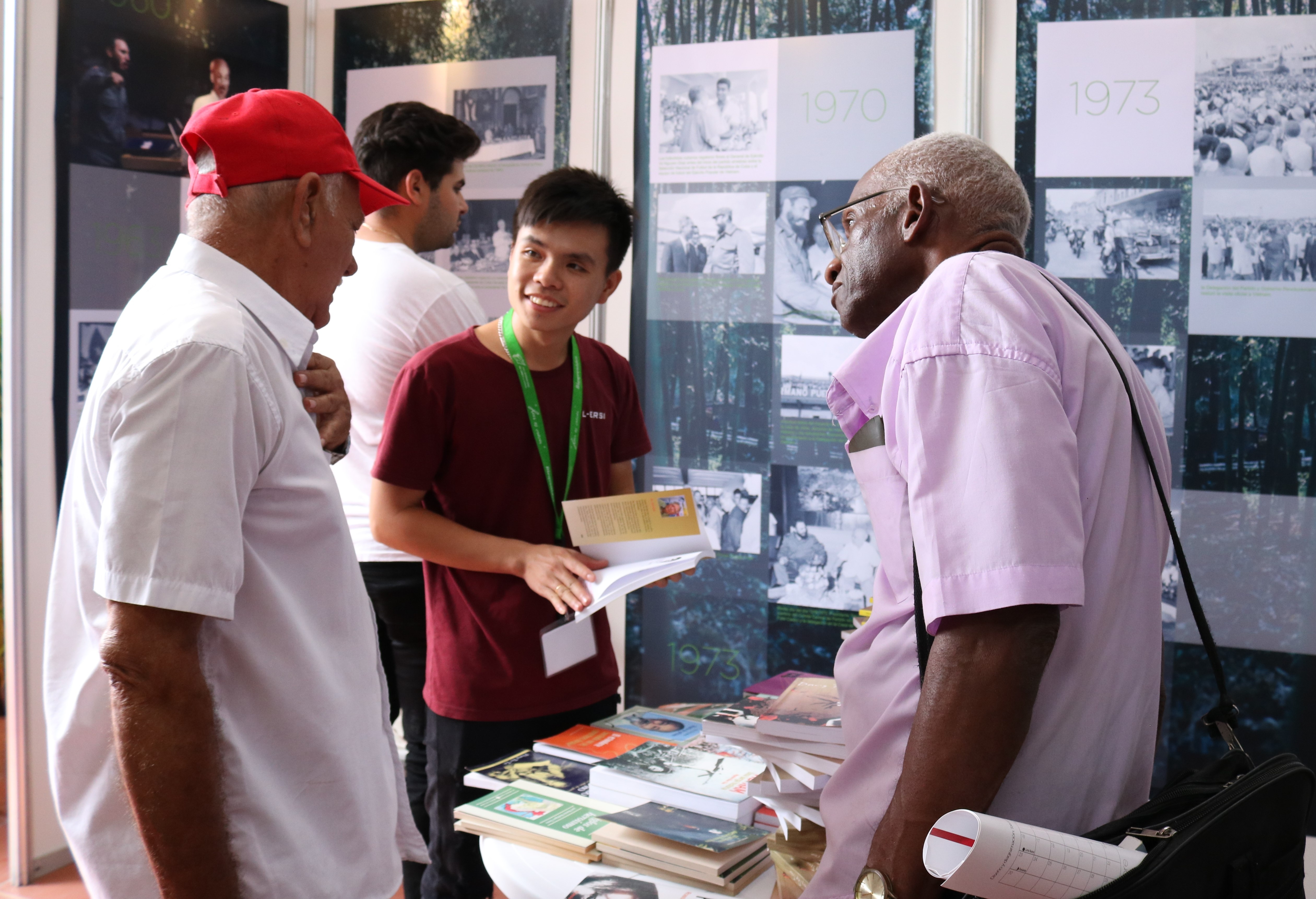 Dau an Viet Nam tai cac hoi cho sach quoc te hinh anh