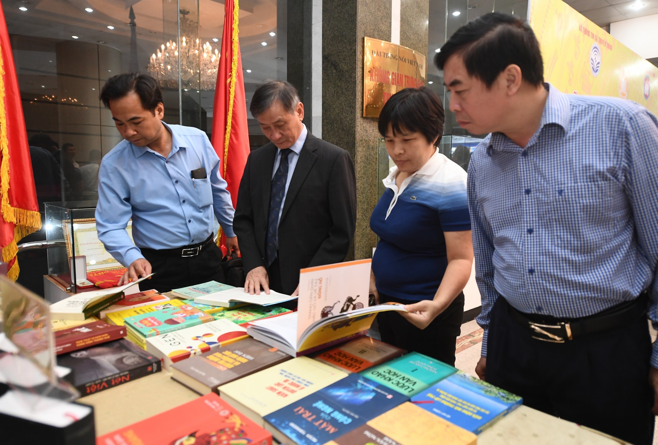 Giai thuong Sach quoc gia phan anh su phat trien cua nganh xuat ban hinh anh