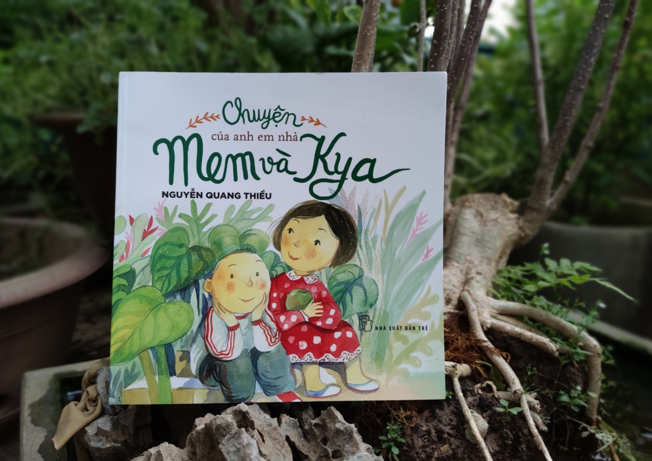 Ong noi ghi chep chuyen cho cac chau hinh anh