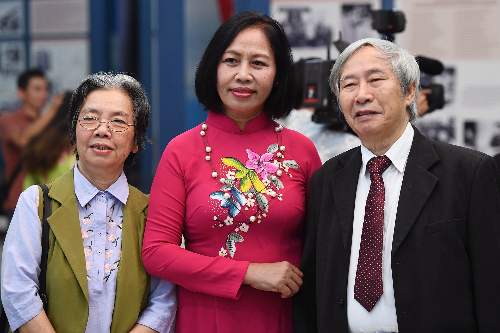 Giai thuong Sach quoc gia khich le tinh than nguoi cam but hinh anh