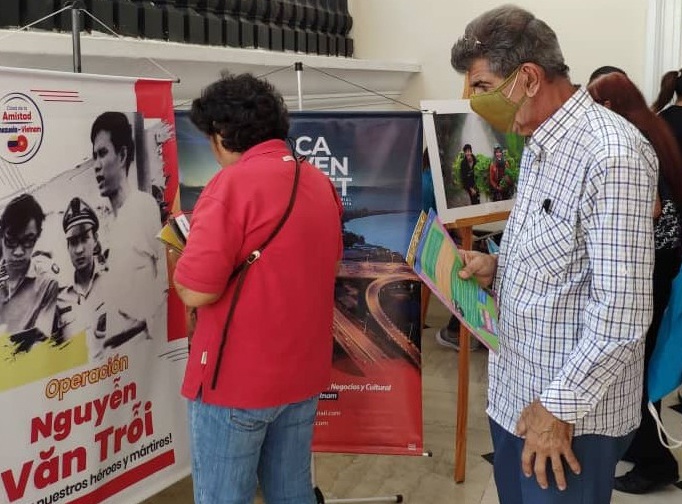 Hoi cho sach quoc te Venezuela anh 1