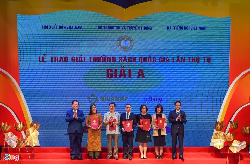 Giai thuong Sach quoc gia lan
thu tu anh 1