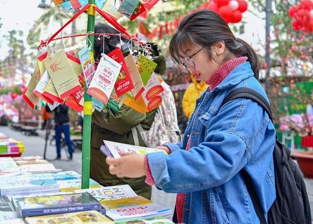 Nhung chuong trinh mang sach den dia phuong hinh anh