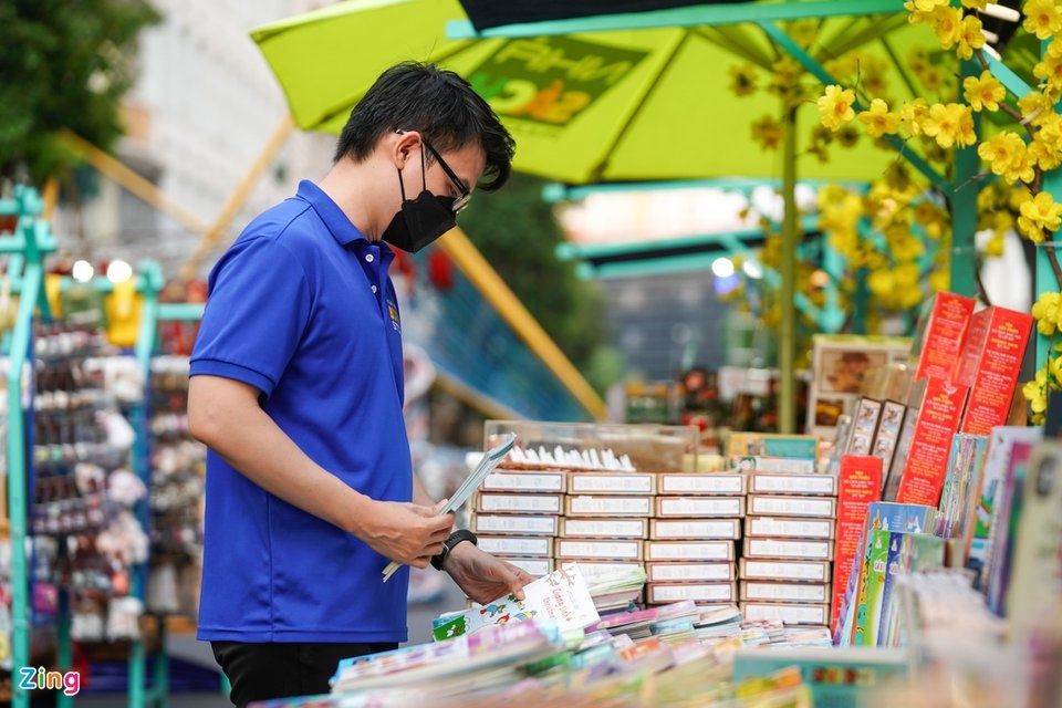 Pho sach Xuan Nham Dan anh 1