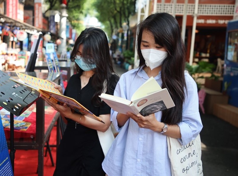 Tin hieu khoi sac cua van hoa doc hinh anh