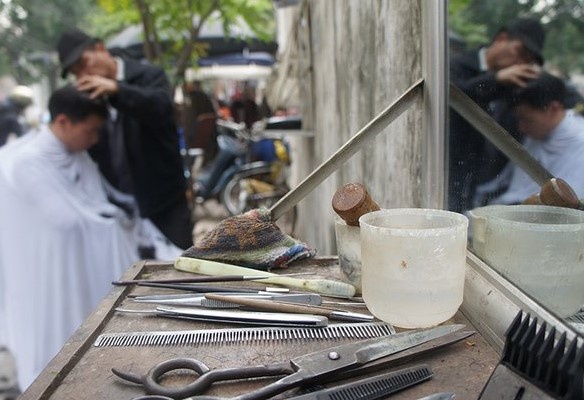 Nghe cat toc o Ha Noi hinh anh