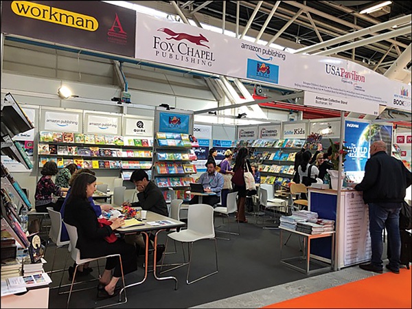 Hoi cho sach quoc te London anh 1