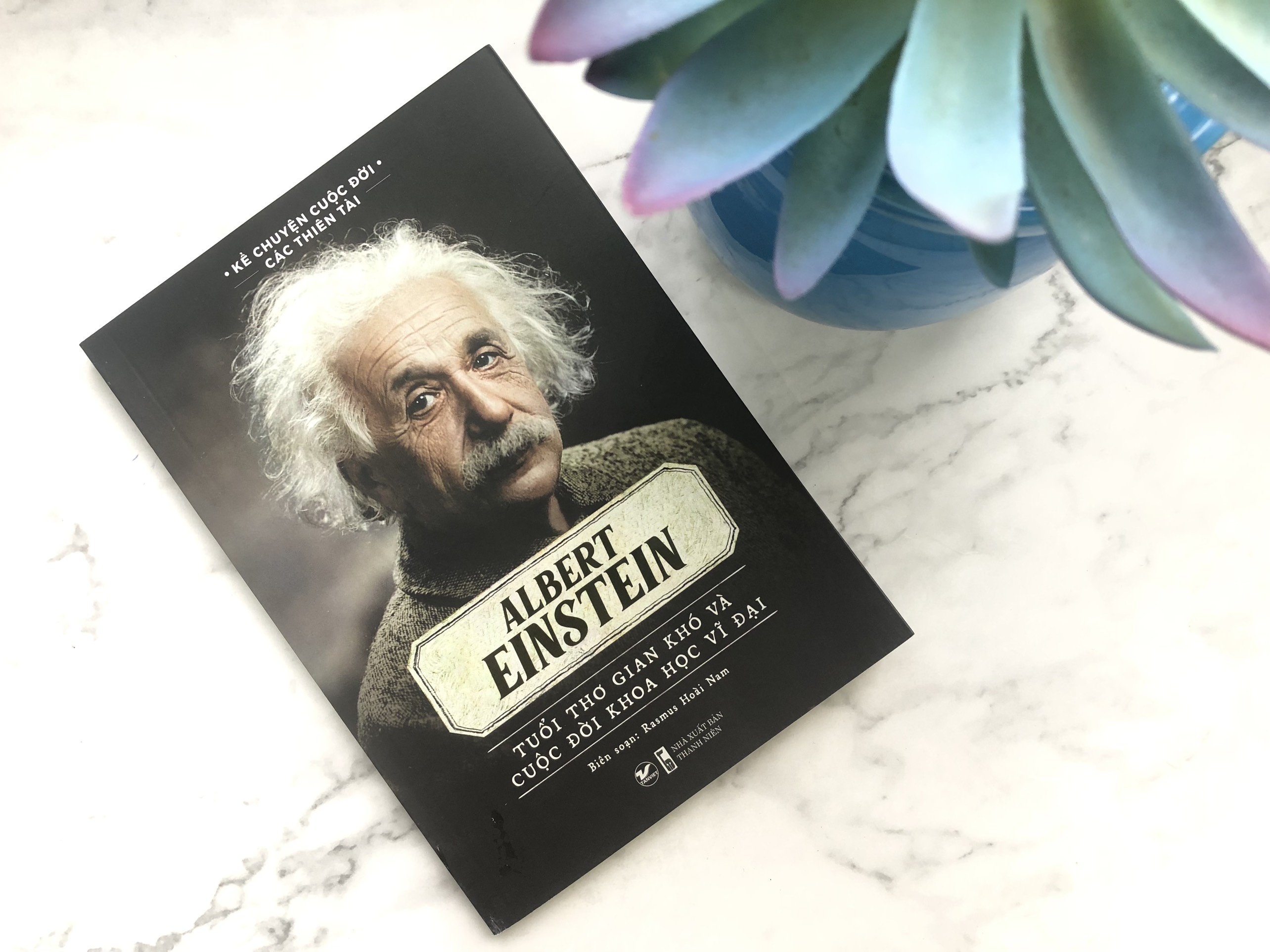 Albert Einstein muon nhan nhu gi voi cac ban nho? hinh anh