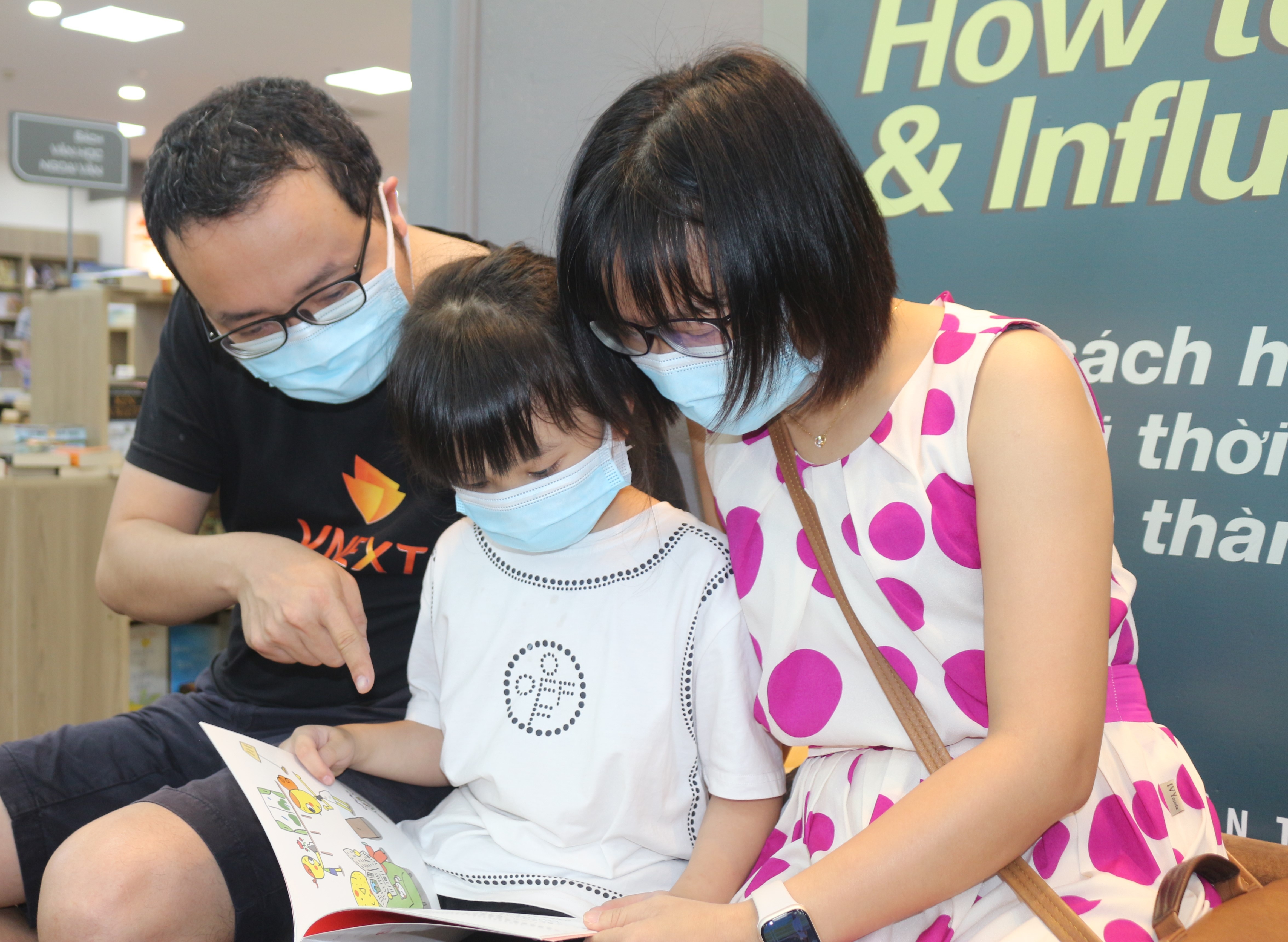 Hieu qua khi doc sach cung con hinh anh