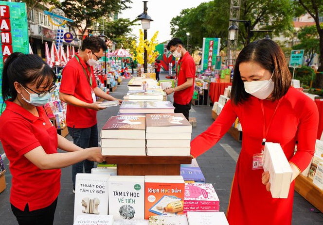 Nhung ngay dac biet danh cho sach hinh anh