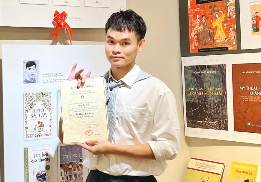 Nhung hoa si ve bia sach doc dao hinh anh