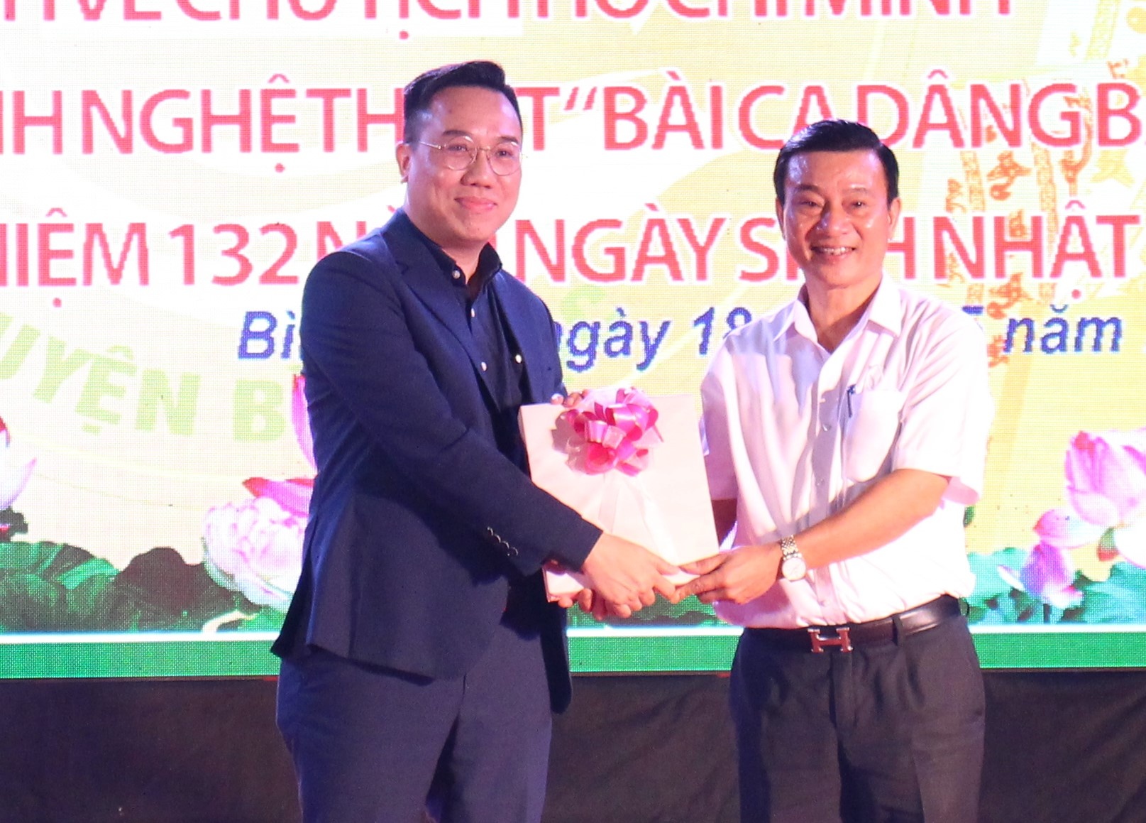 trien lam sach ve Bac Ho anh 2