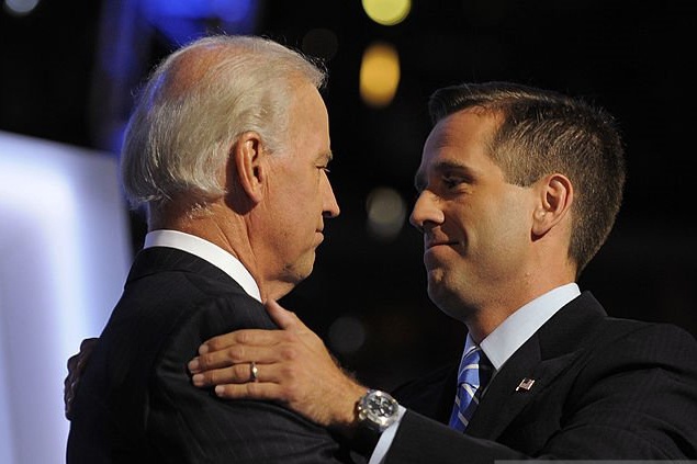 Loi cau nguyen cua Joe Biden danh cho con trai hinh anh