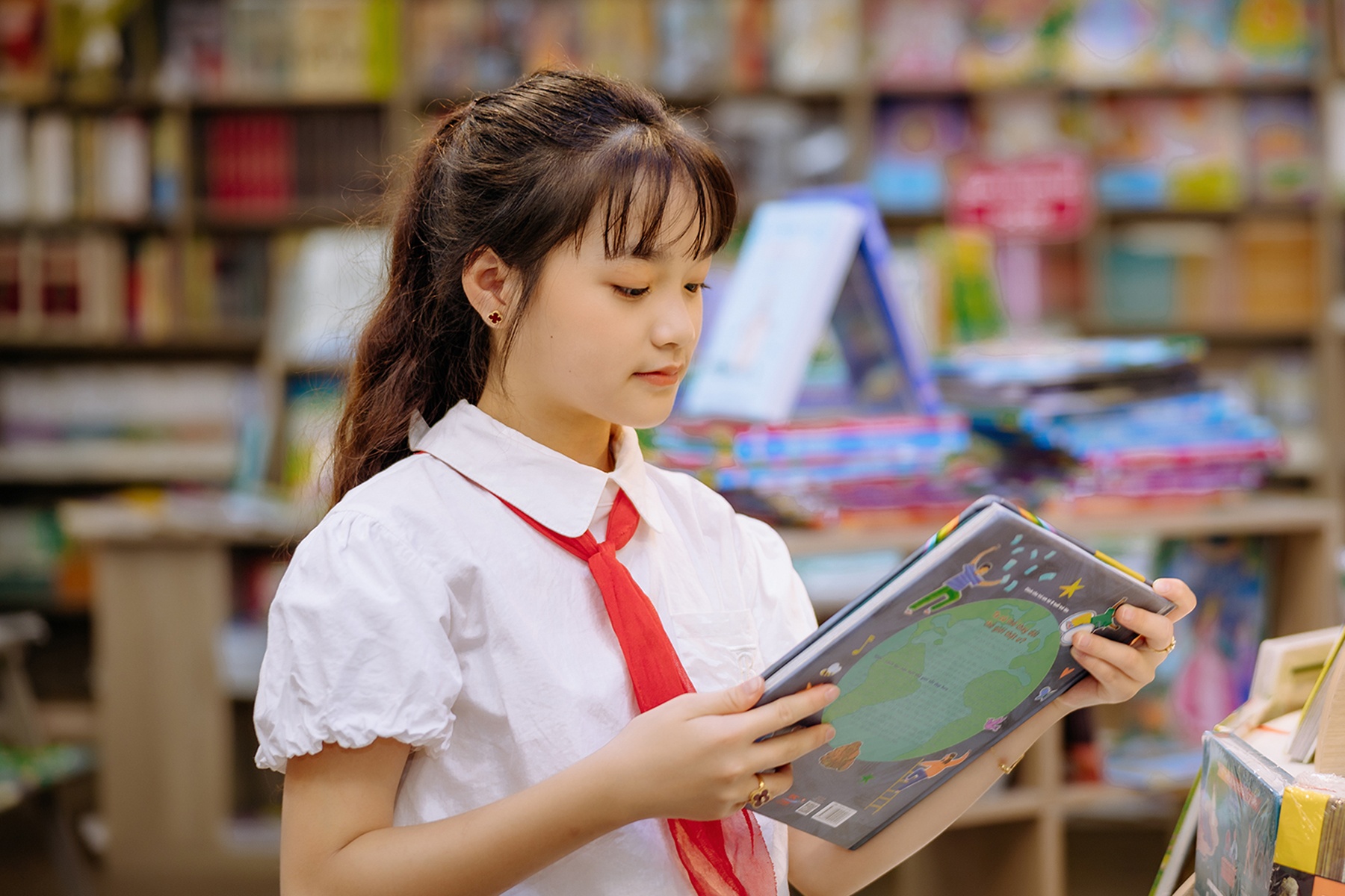 Sach he cho thieu nhi: Khang dinh vi the san nha hinh anh