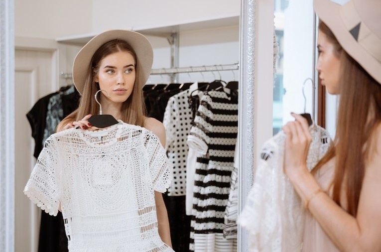 Su that kho chap nhan ve thoi trang hinh anh