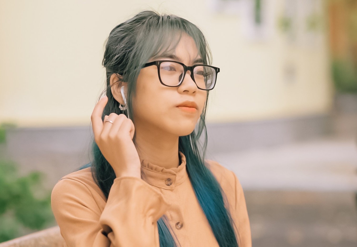 Ung dung cong nghe xuat ban truc tuyen vao sach noi hinh anh