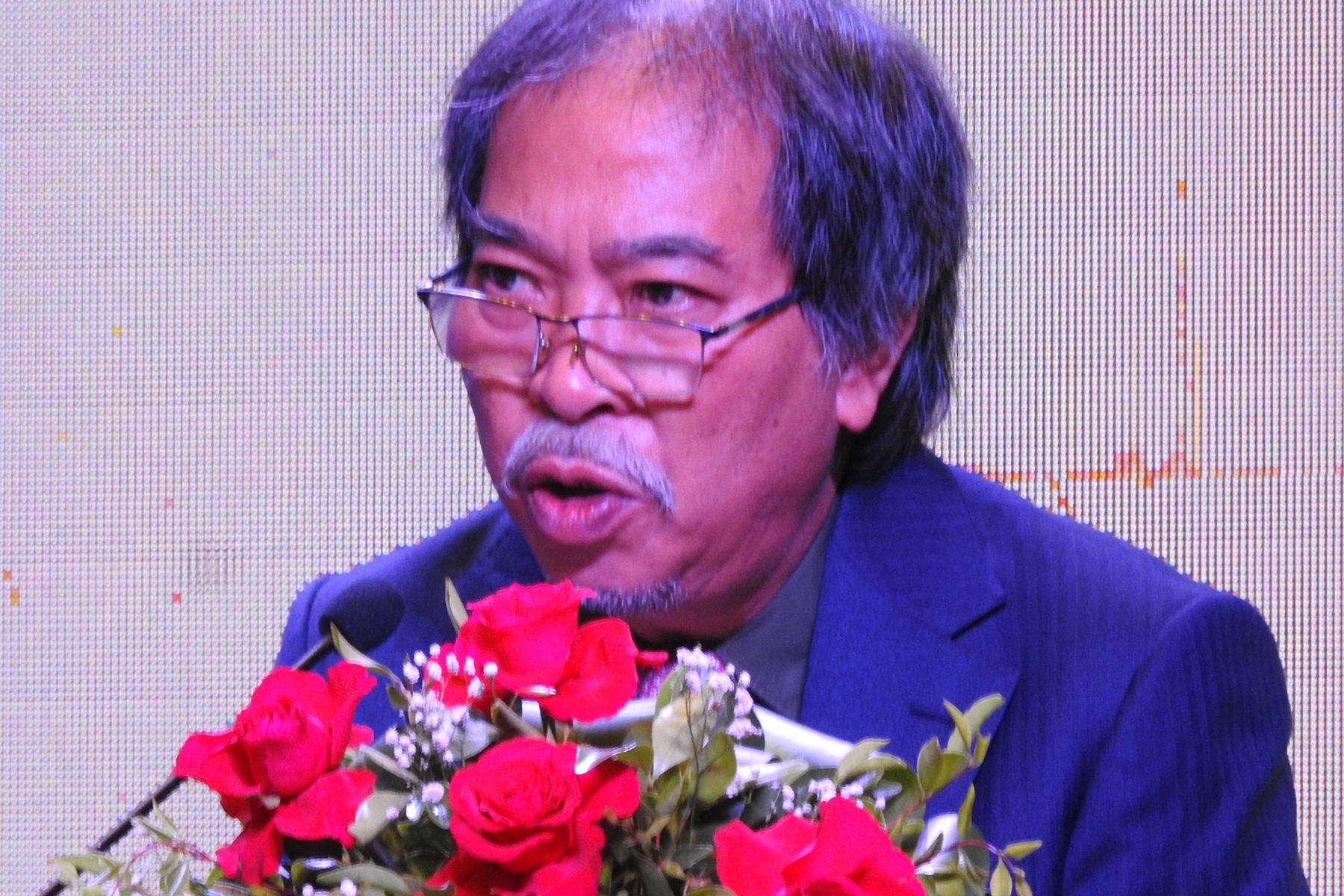 Tim chu nhan tuong lai cua nen van hoc Viet hinh anh