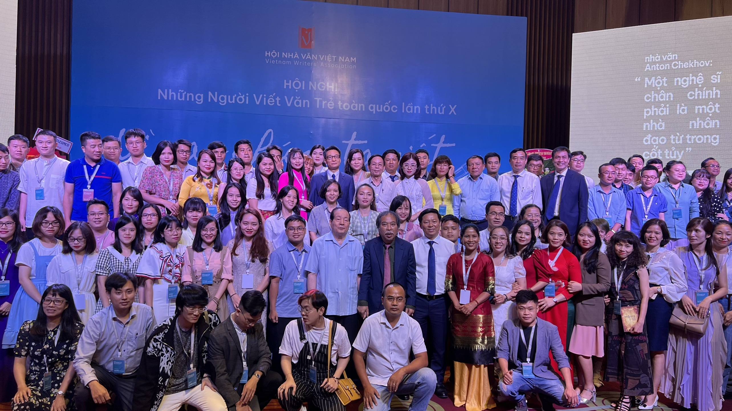 Hoi nghi Nhung nguoi viet van tre anh 2