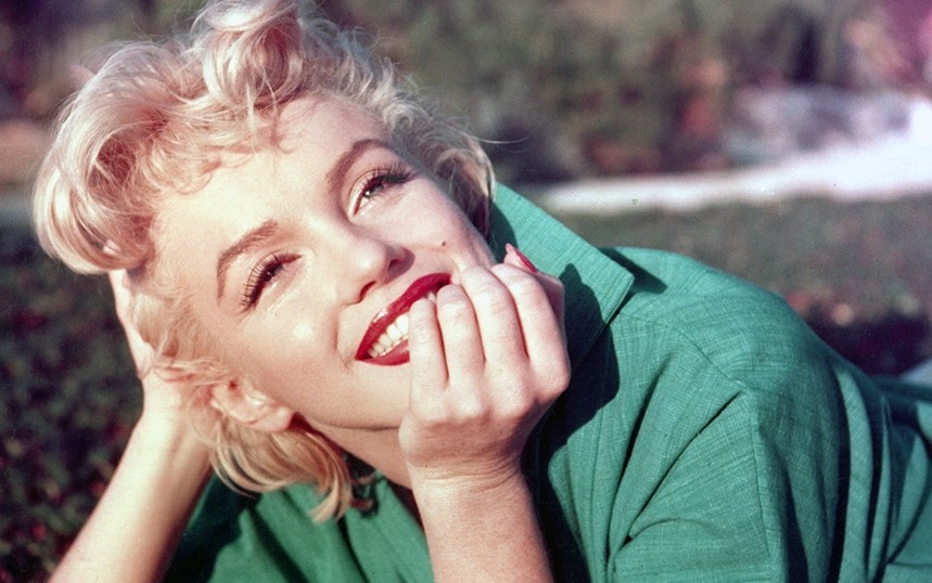 Co mot Marilyn Monroe rat khac hinh anh