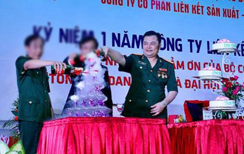 Lien ket Viet 'rac thinh' cau long tham cua bi hai hinh anh