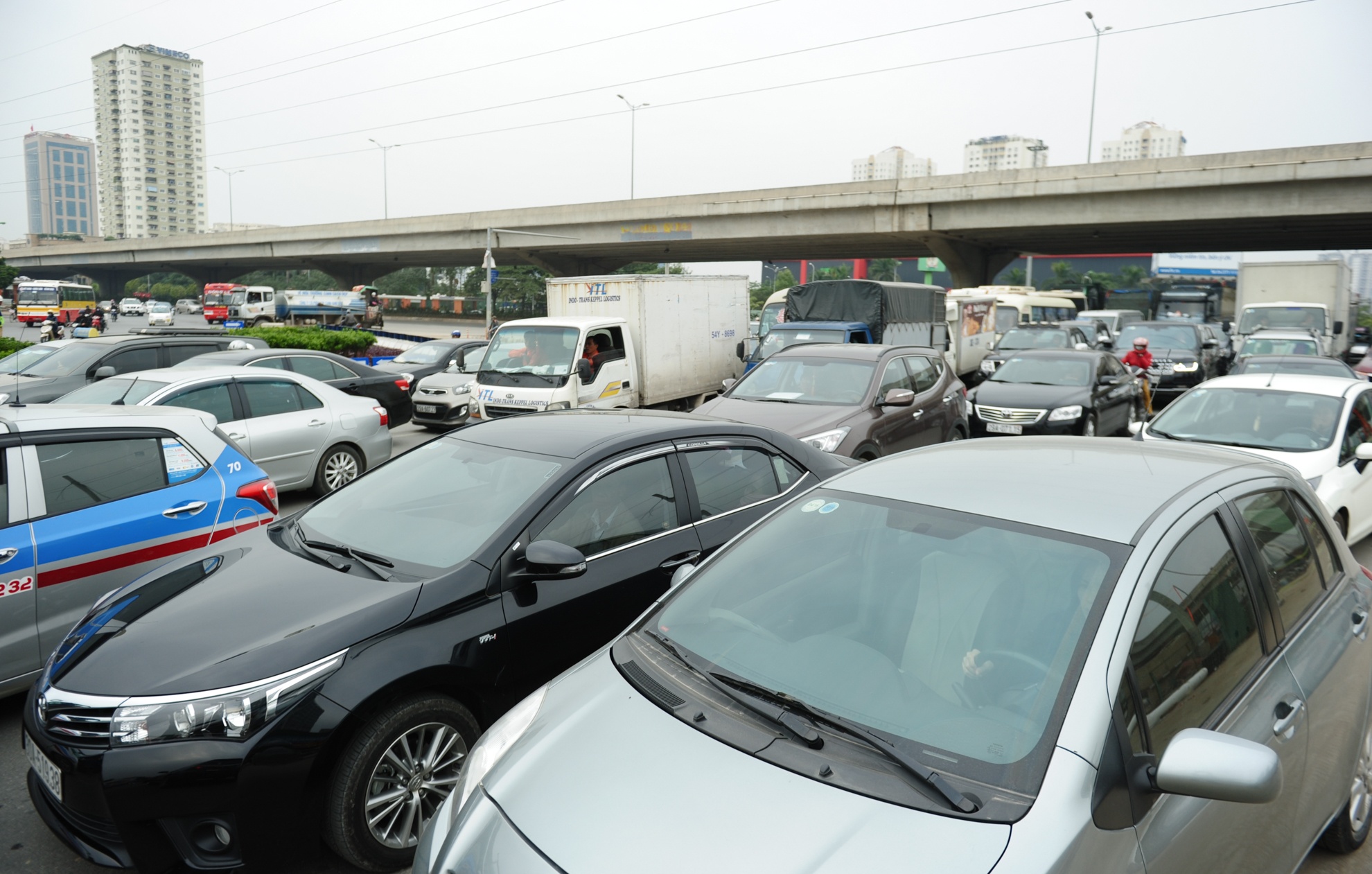 Sự việc khiến cho nút giao này bị ùn tắc dù không phải là giờ cao điểm.