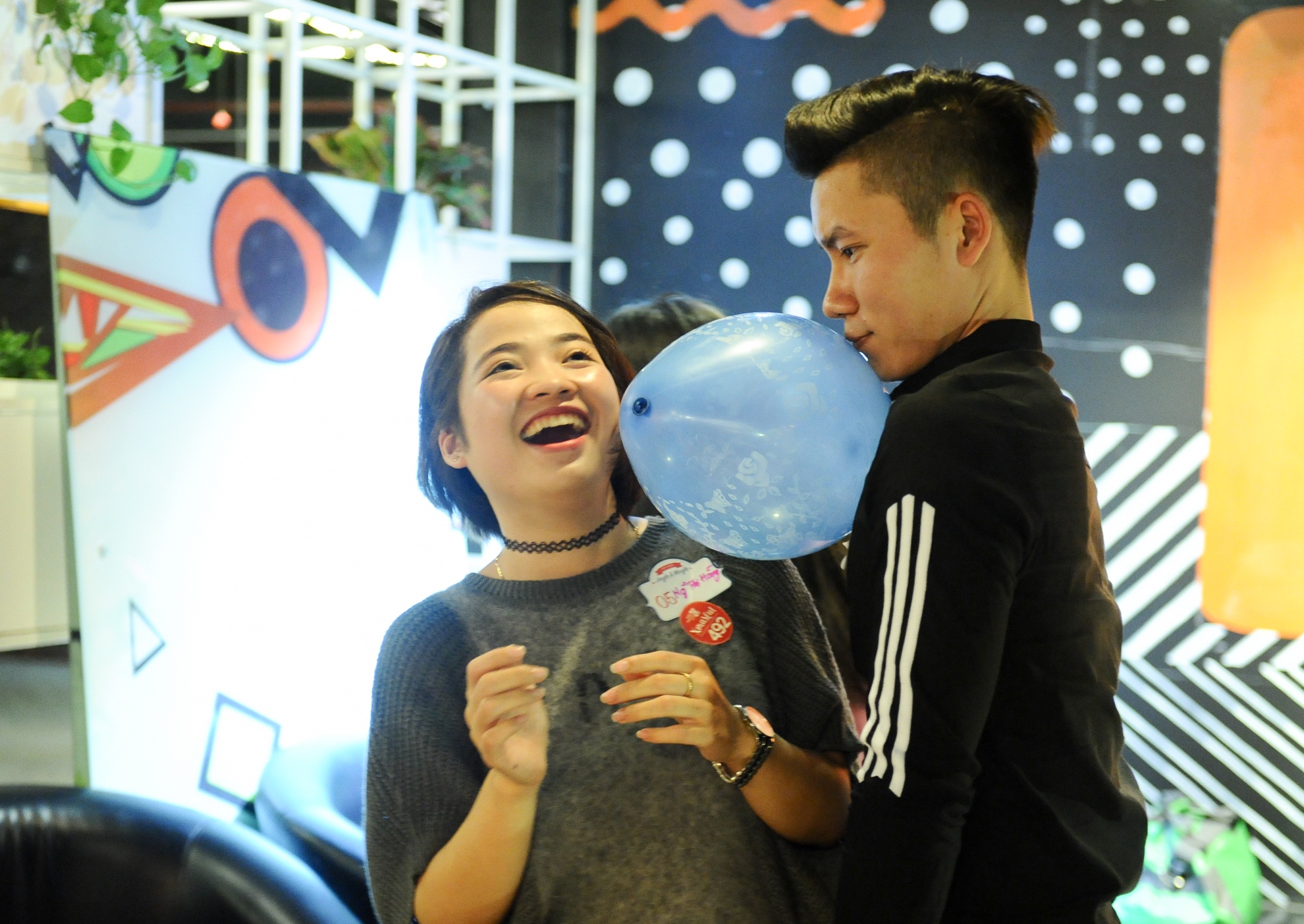 Tuy vậy, khi mới tới, mọi người thường e ngại nên mình phải tổ chức các trò chơi để các bạn có thể cởi mở hơn.