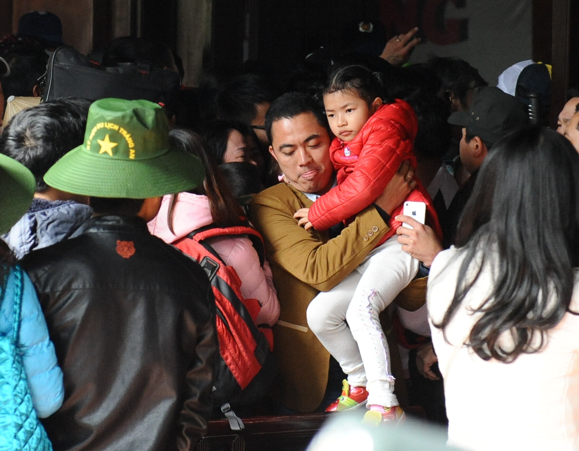 Ben do Trang An tac nghen ngay cuoi tuan hinh anh