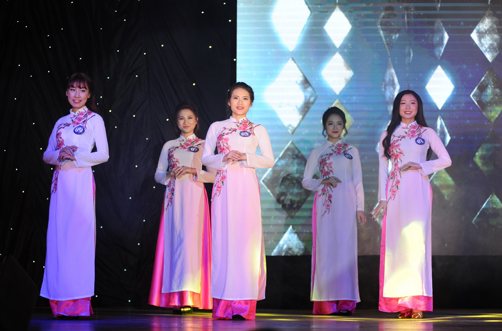 miss báo chí ảnh 4 miss bao chi anh 4