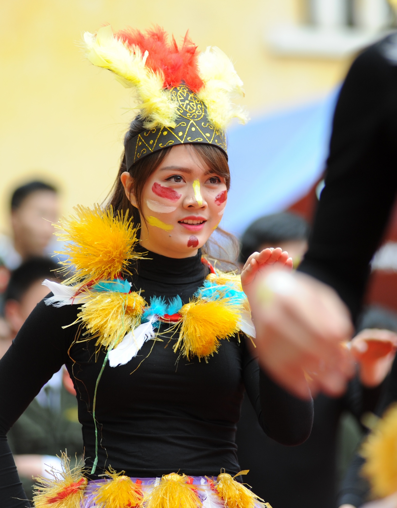 Nu sinh hoc vien an ninh nhay dan vu anh 9