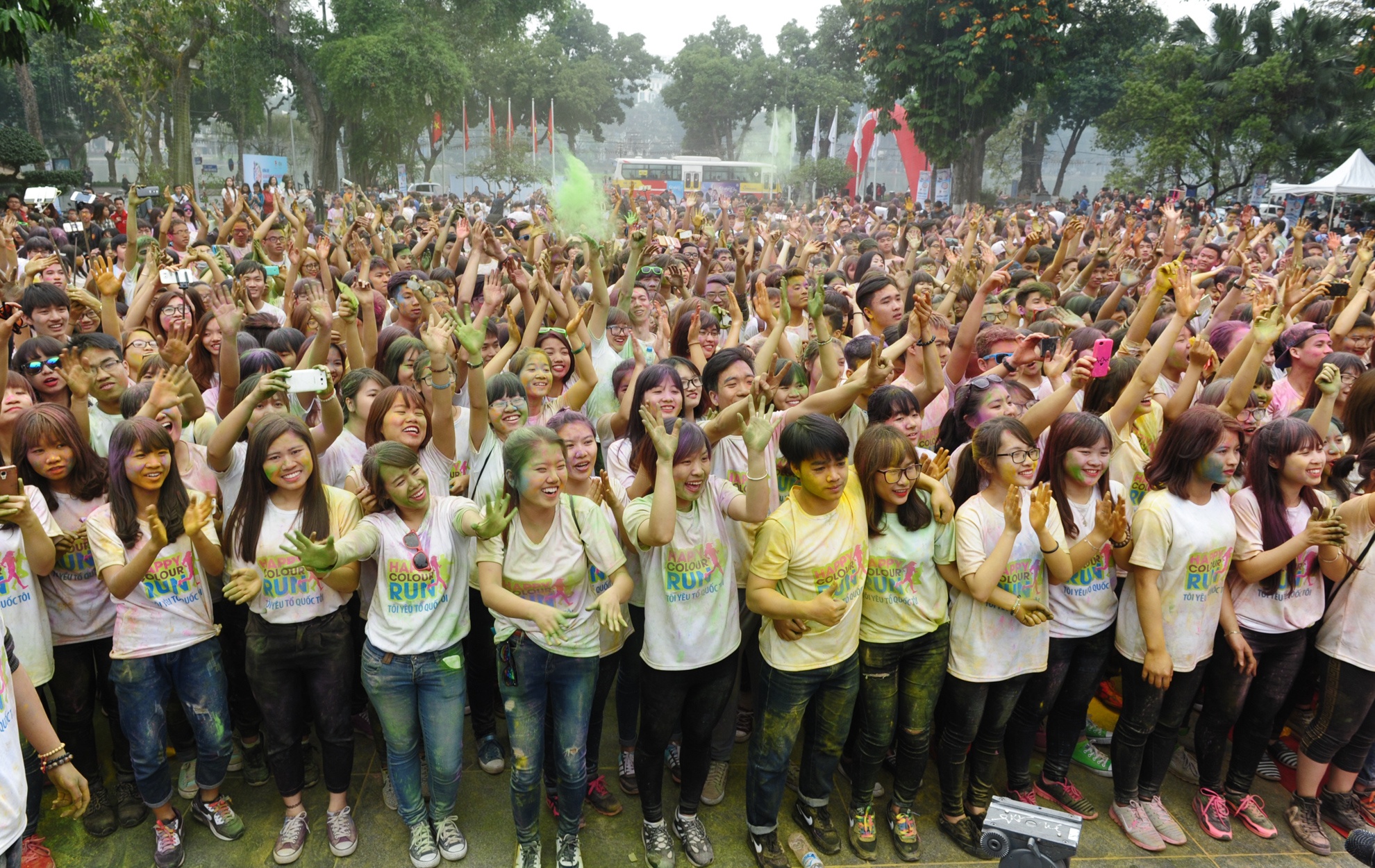 duong chay sac mau ben ho Guom anh 1