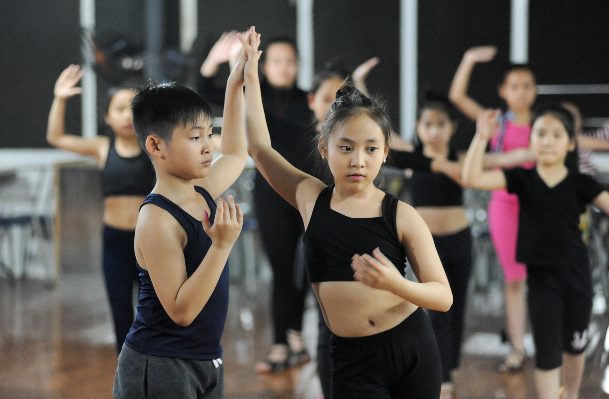 Anh em sinh doi anh 6