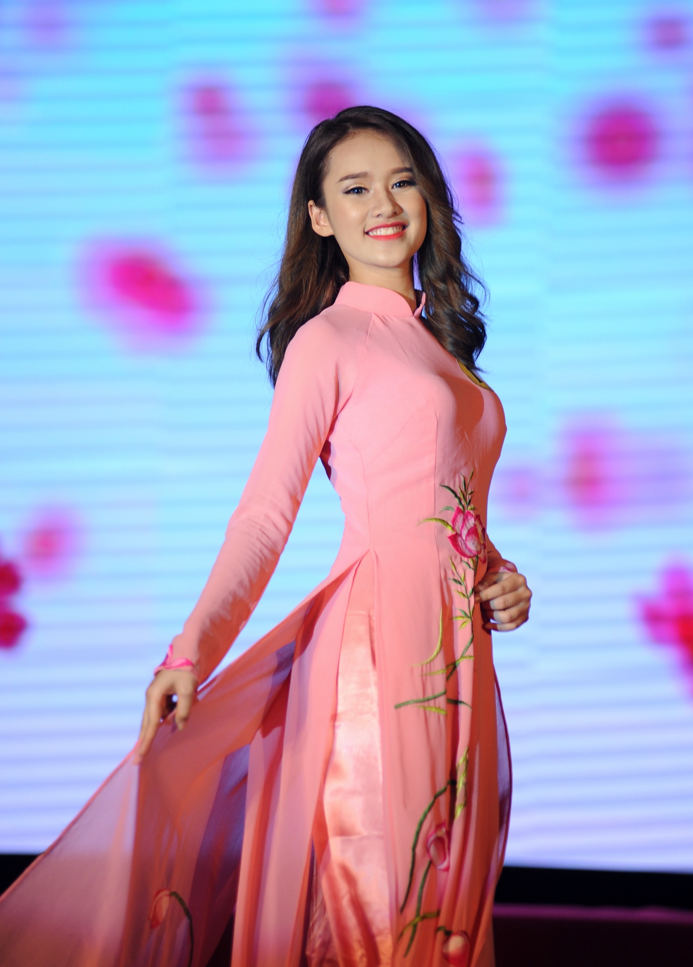 Hoa khoi dai hoc Lao dong xa hoi anh 4